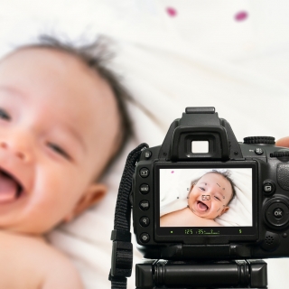 Confiez votre reportage naissance à un grand professionnel : le photographe de votre maternité